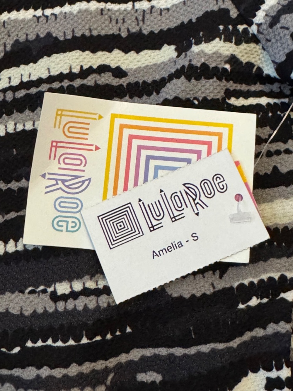 LulaRoe "Amelia" Dress with Pockets - size Small New with Tags - Picture 8 of 10